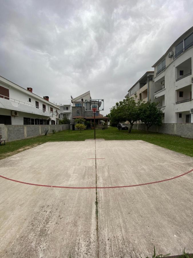 Apartments Toni Ulcinj Exterior photo