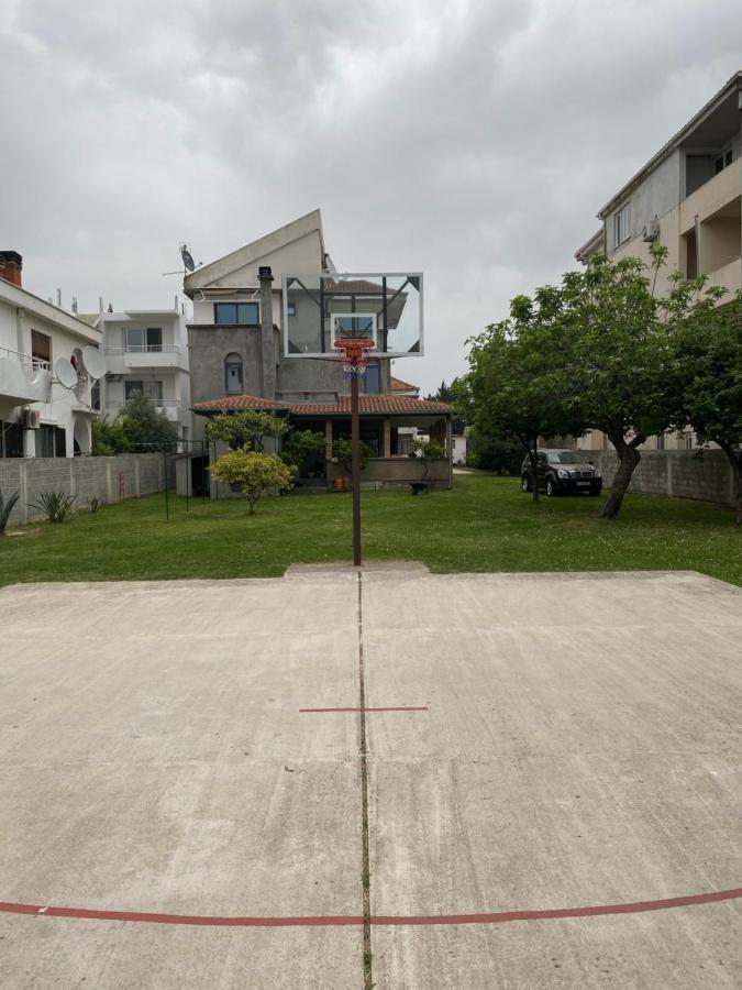 Apartments Toni Ulcinj Exterior photo